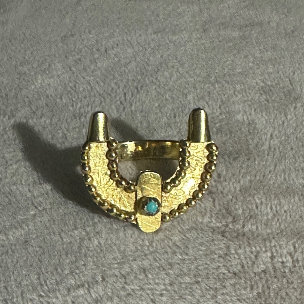 Goldtone Horseshoe Ring with Turquoise detail size 7 - Picture 4 of 5